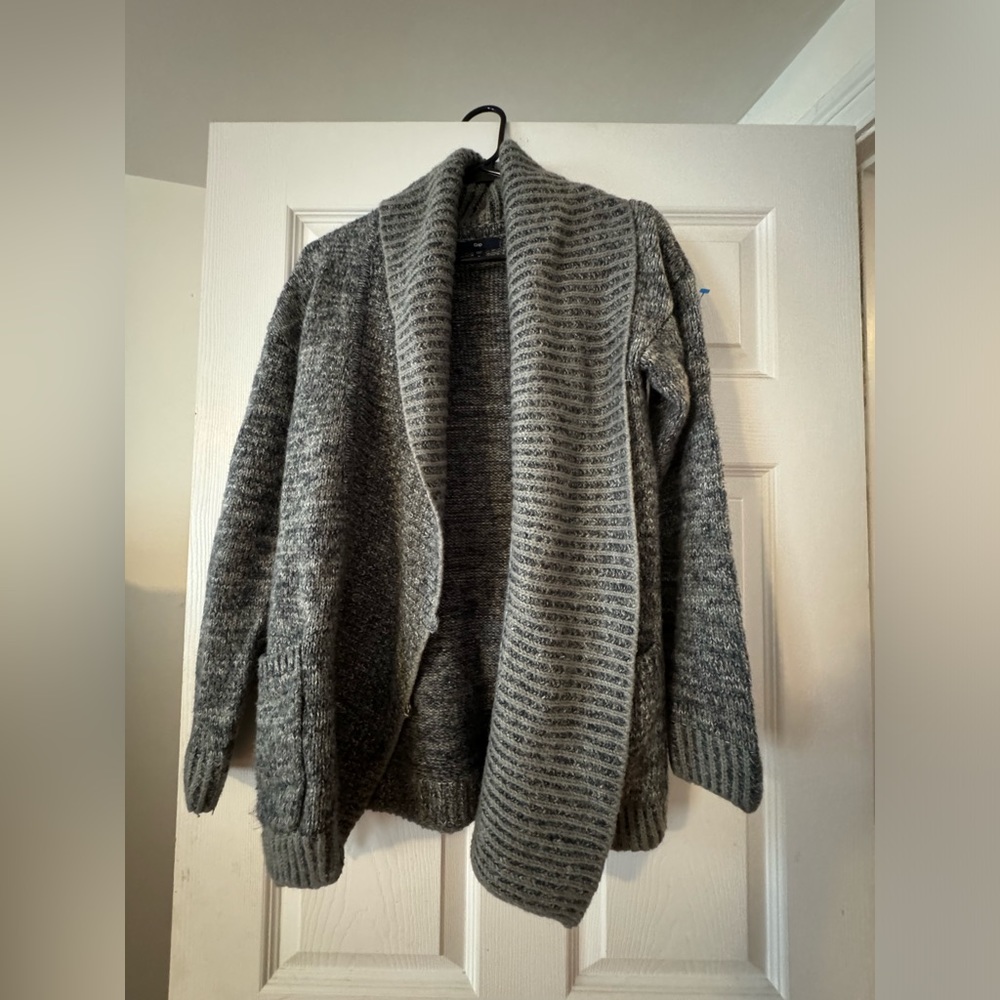 Gap sweater with front button size M
